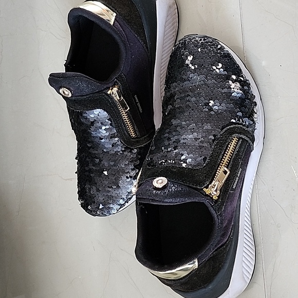 VERSACE JEANS( US6)sequin sneaker,can flip black or silver color. - Picture 3 of 10
